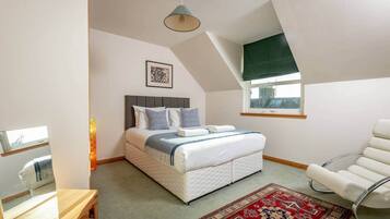 5 bedrooms, iron/ironing board, free WiFi, bed sheets