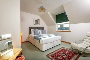 5 bedrooms, iron/ironing board, free WiFi, bed sheets