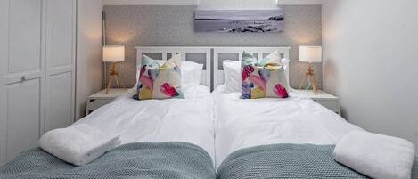 3 soverom, strykejern/-brett, wi-fi (inkludert) og sengetøy