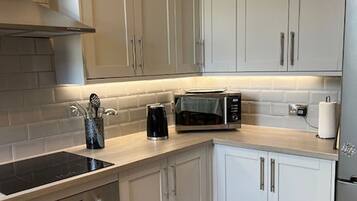 KylskÄp, mikrovÄgsugn, ugn och diskmaskin