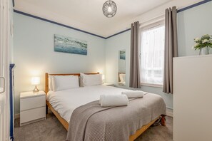 2 bedrooms, iron/ironing board, free WiFi, bed sheets - Boase Avenue (No 26) | St Andrews (St Andrews)