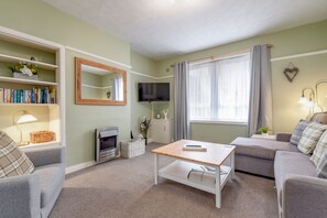 TV - Boase Avenue (No 26) | St Andrews (St Andrews)