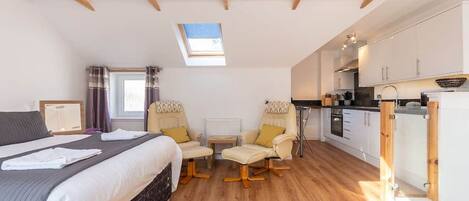 1 غرفة نوم ومكواة/لوح كي وواي فاي مجانًا وملاءات أسرّة