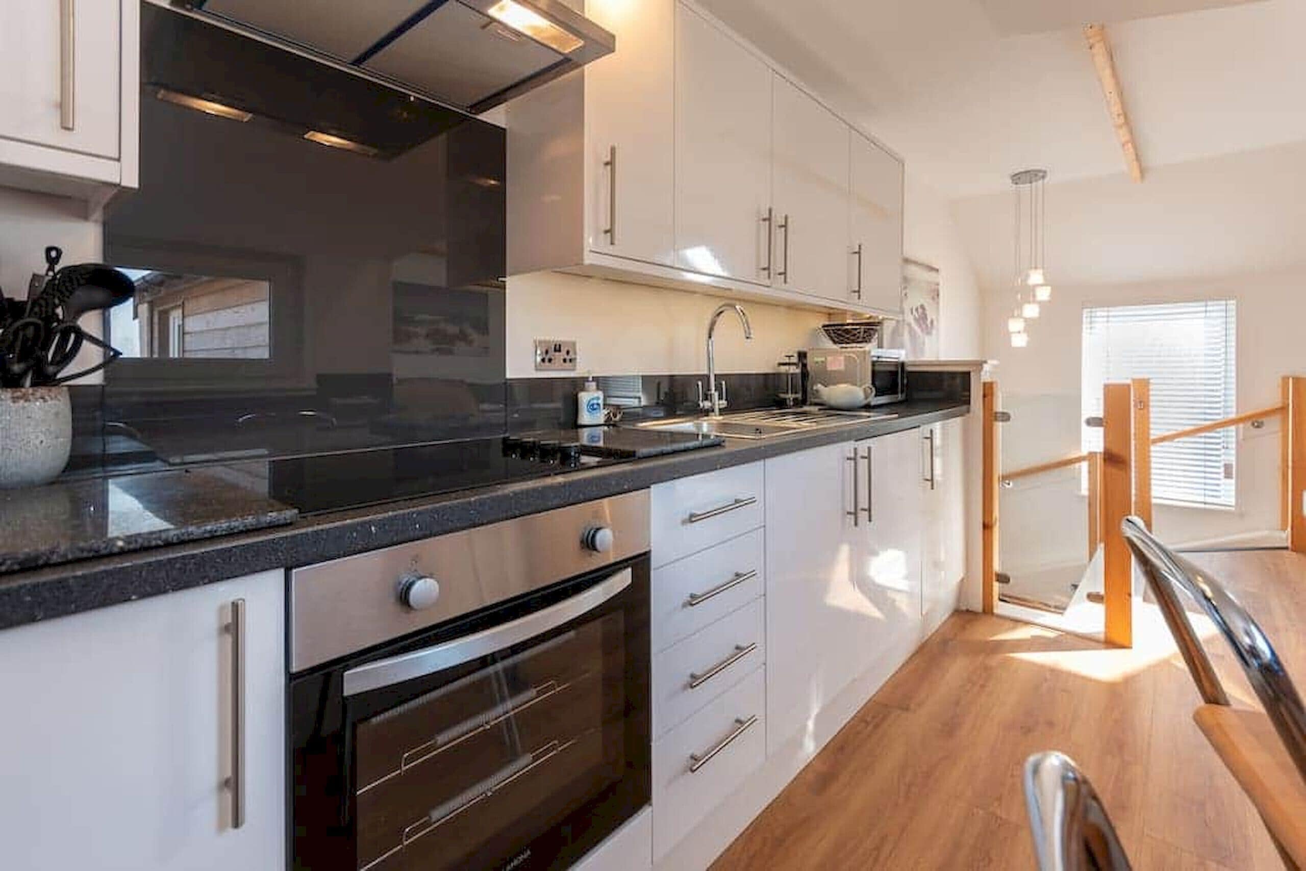 Fridge, microwave, oven, coffee/tea maker