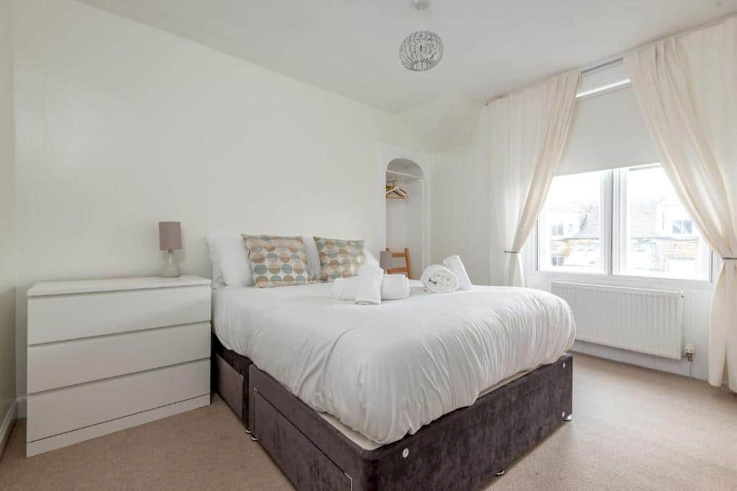 3 habitaciones, tabla de planchar con plancha y wifi gratis 