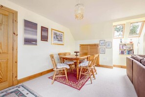 Dining - Muir Park Cottage (Grange)