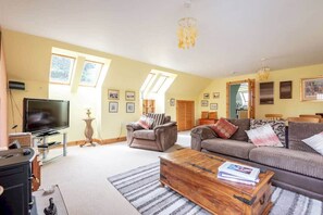 TV, stereo - Muir Park Cottage (Grange)