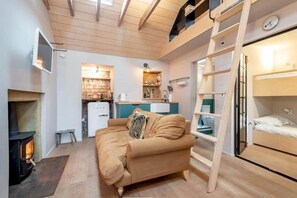 2 室のベッドルーム、アイロン / アイロン台、WiFi (無料)、ベッドシーツ