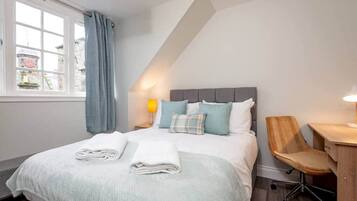 2 bedrooms, hypo-allergenic bedding, iron/ironing board, free WiFi