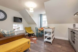TV - South Street Apartments (No 14G) (St Andrews)