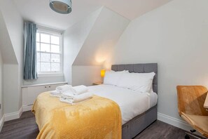 2 Schlafzimmer, Allergikerbettwaren, Bügeleisen/Bügelbrett