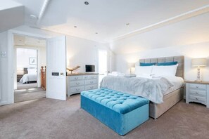 3 chambres, fer et planche à repasser, Wi-Fi gratuit, draps fournis