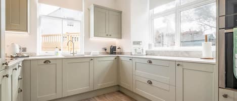 Fridge, microwave, oven, coffee/tea maker