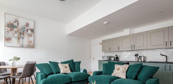 Unclassified image, 1 of 12, button