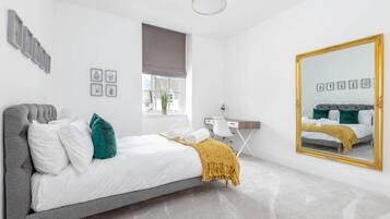 2 bedrooms, desk, iron/ironing board, free WiFi