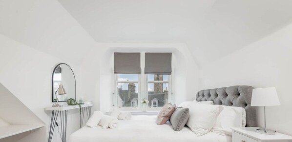 1 sovrum, allergitestade sängkläder och strykjärn/strykbräda