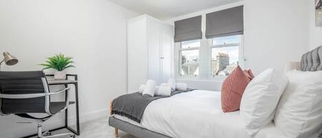 2 chambres, fer et planche Ă repasser, Wi-Fi gratuit, draps fournis