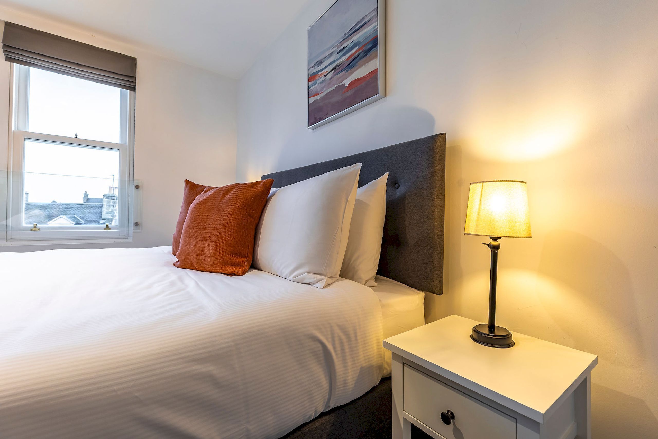 2 chambres, fer et planche à repasser, accès au Wi-Fi (inclus)