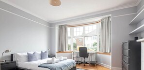 4 camere, ferro/asse da stiro, Wi-Fi gratuito, lenzuola