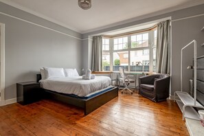 4 bedrooms, iron/ironing board, free WiFi, bed sheets - Rossmore (St Andrews)