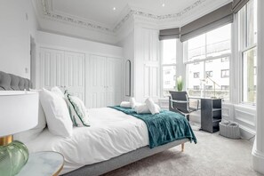 2 chambres, literie hypoallergénique, fer et planche à repasser