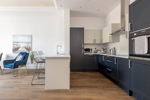 Fridge, microwave, oven, coffee/tea maker
