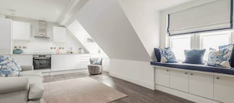 South Street Apartments (No 14F) | Roof Terrace