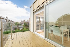 Outdoor dining - Argyle Rigg (No 16D) (St Andrews)