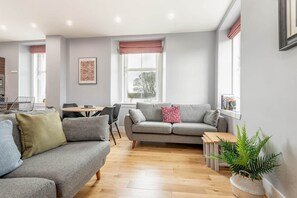 TV - Pipeland Loft (No 42) (St Andrews)