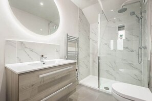Bathtub, hair dryer, towels, soap - Firthview | Crail (Anstruther)