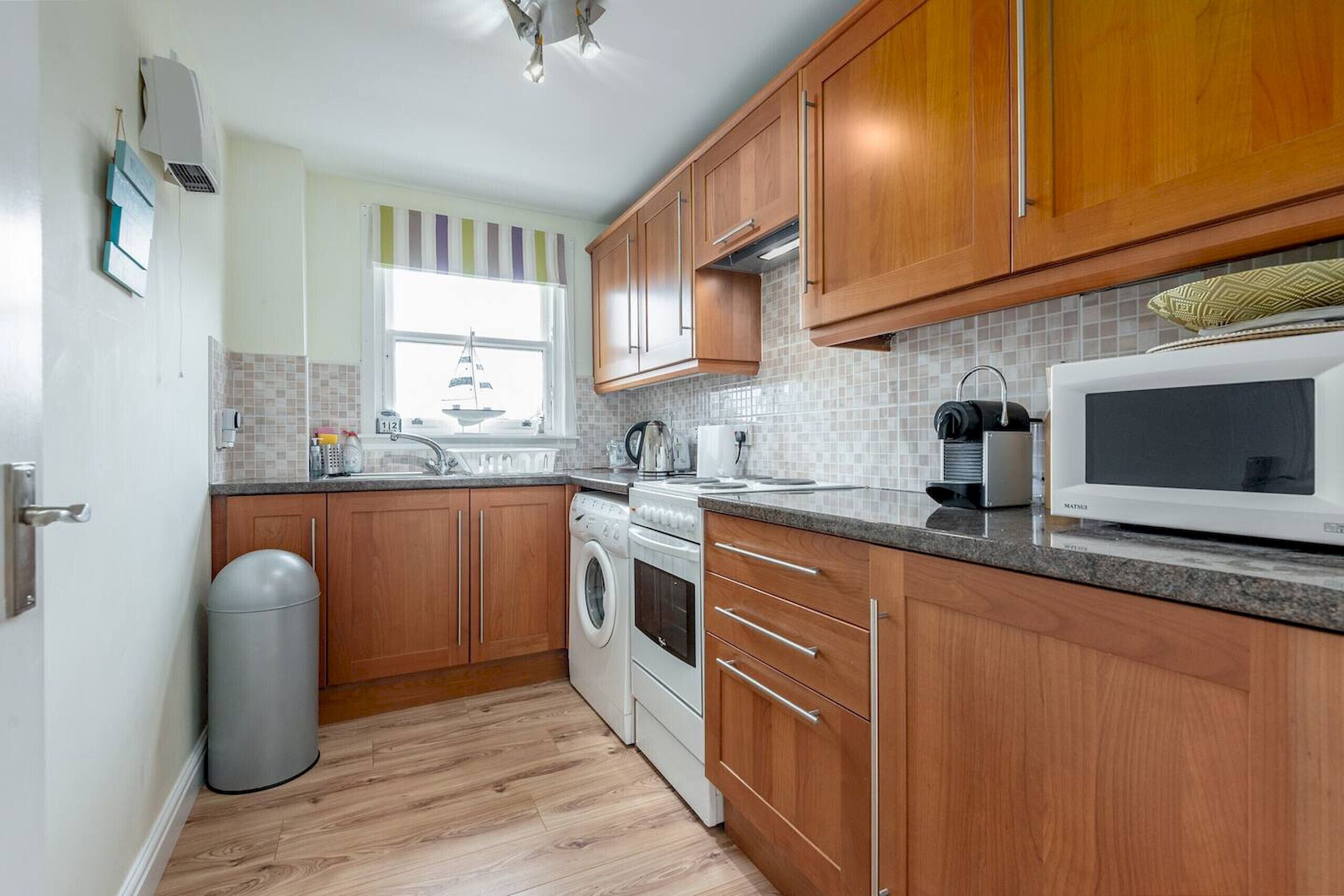 冰箱、微波炉、烤箱、茶具/咖啡用具