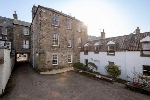 The Cross Keys Apartment (85D Market Street)