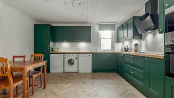 Fridge, microwave, oven, dishwasher