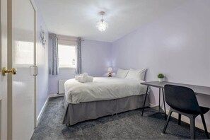 2 quartos, ferros/tábuas de passar roupa, Wi-Fi de cortesia