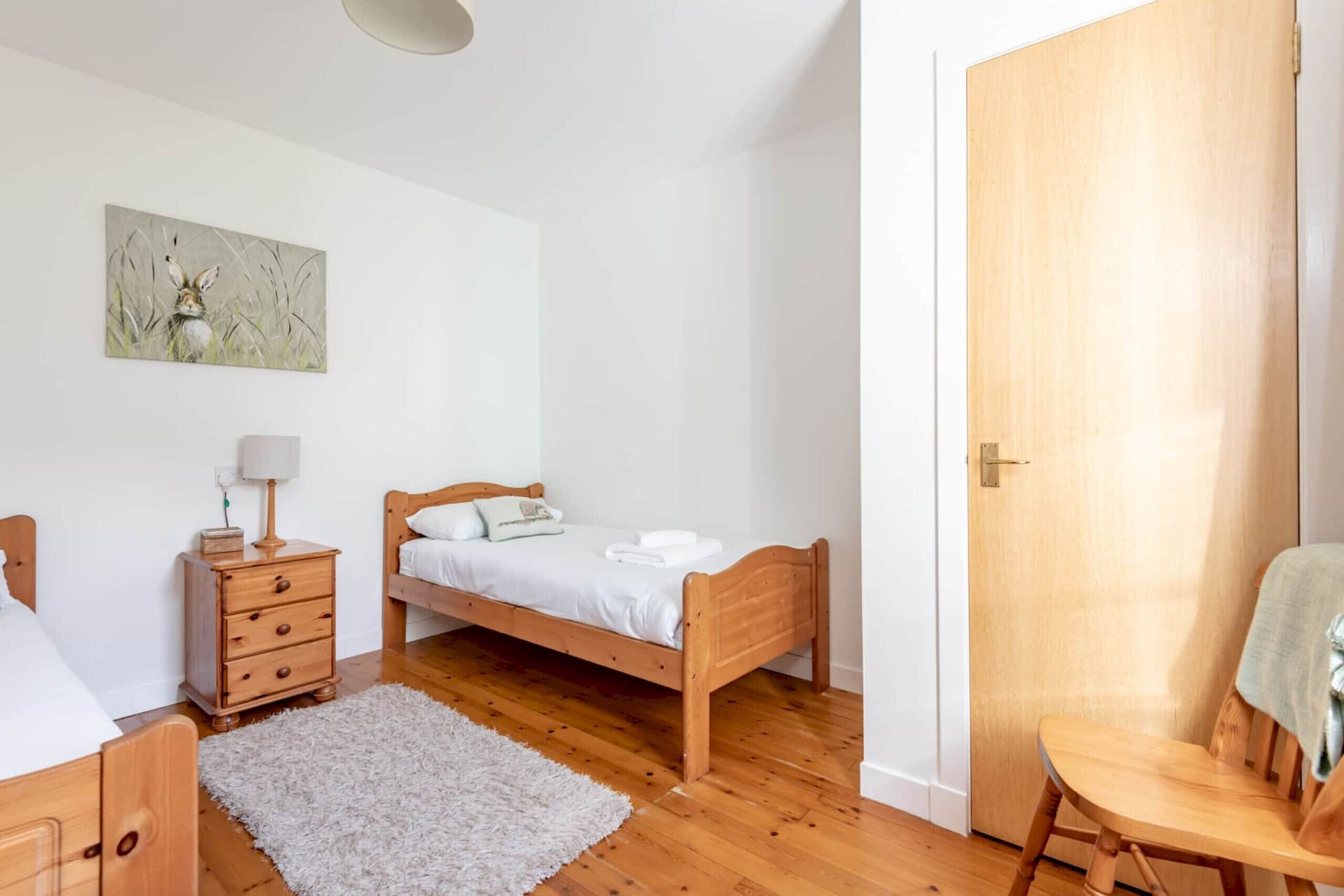 2 bedrooms, hypo-allergenic bedding, iron/ironing board, free WiFi