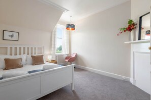 3 bedrooms, hypo-allergenic bedding, iron/ironing board, travel cot