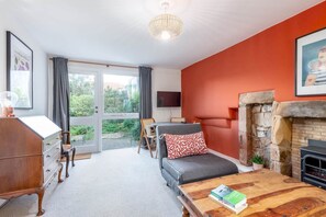 Télévision, cheminée