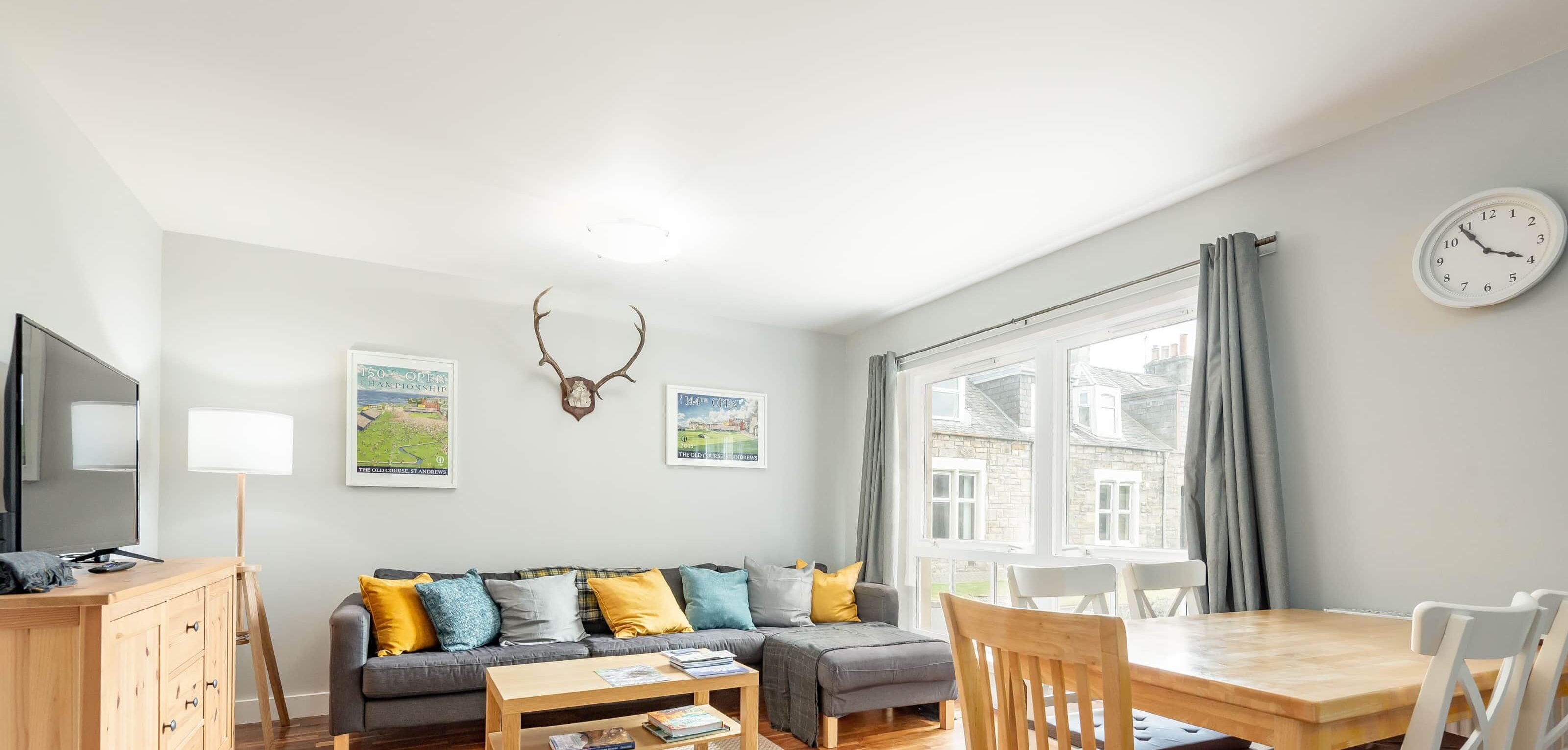 The Southfield Apartment - 3 Bed/2 Bath - Parking