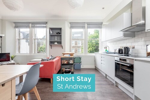 South Street Apartments (No 18C)