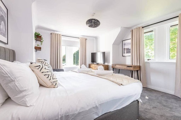 2 habitaciones, tabla de planchar con plancha y wifi gratis