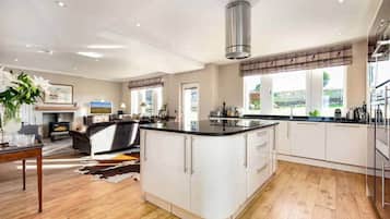 Fridge, microwave, oven, dishwasher