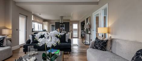 Télévision, cheminée