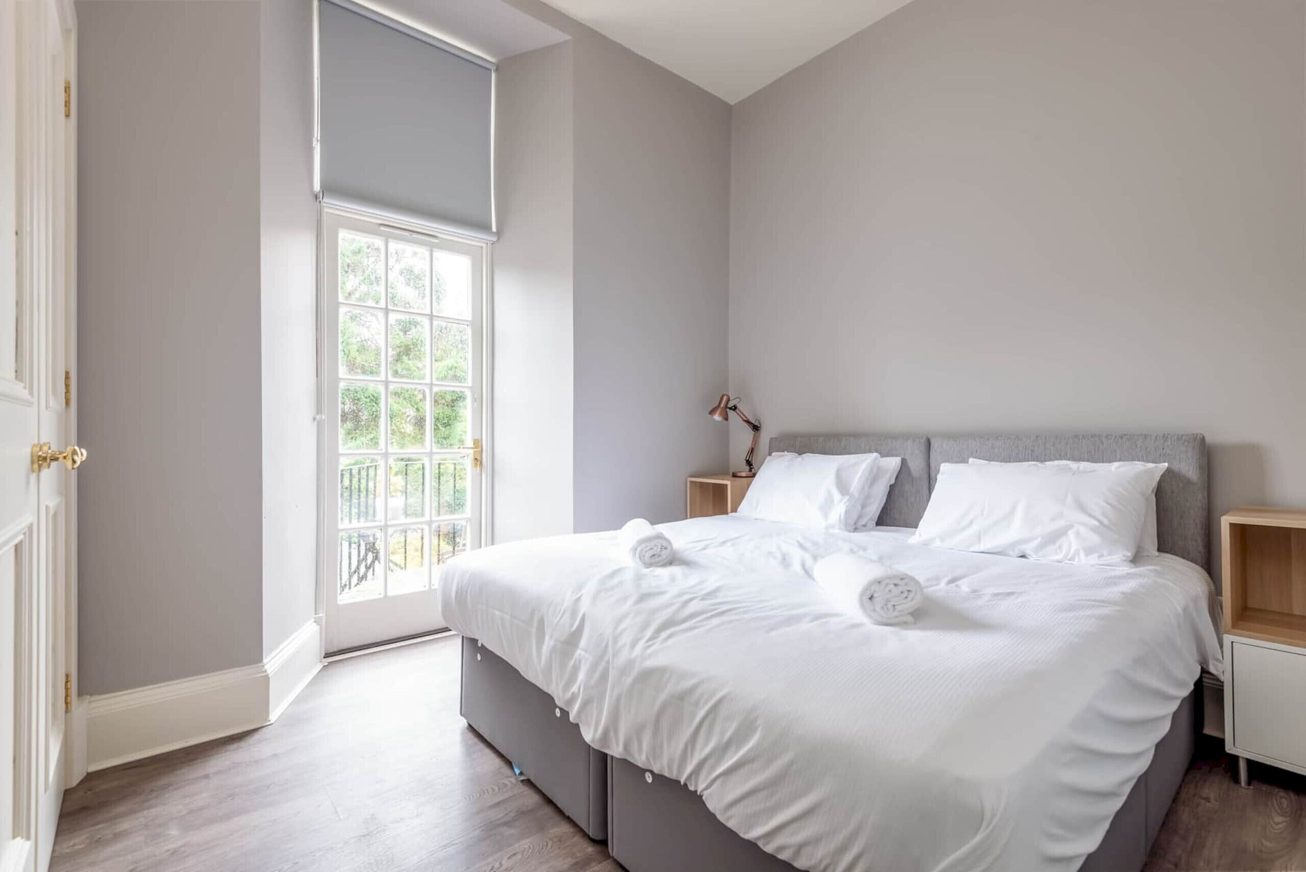 2 chambres, fer et planche à repasser, accès au Wi-Fi (inclus)