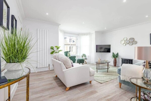 TV - Skye Sands | City Road Residence (St Andrews)