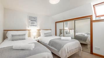 3 bedrooms, iron/ironing board, free WiFi, bed sheets