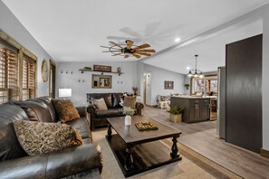 Smart TV, fireplace, DVD player