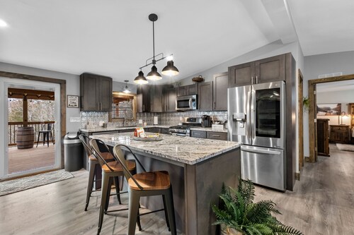 Secluded cabin close to Eureka Springs and Table Rock Lake