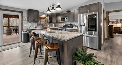 Secluded cabin close to Eureka Springs and Table Rock Lake