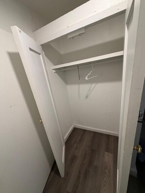 Wardrobe - La Unica (Austin)