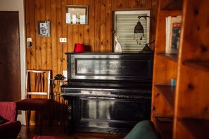 المنشأة من الداخل